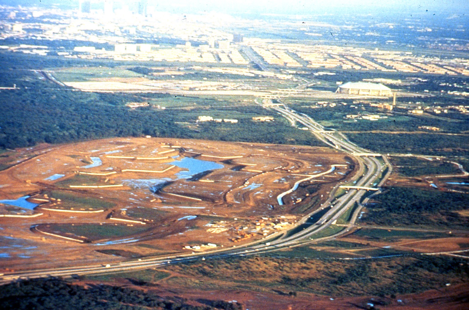 Lake Carolyn construction aerial looking southeast to Texas Stadium (nd)